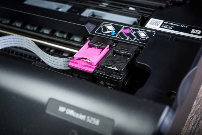 printer cartridge stuck to the right